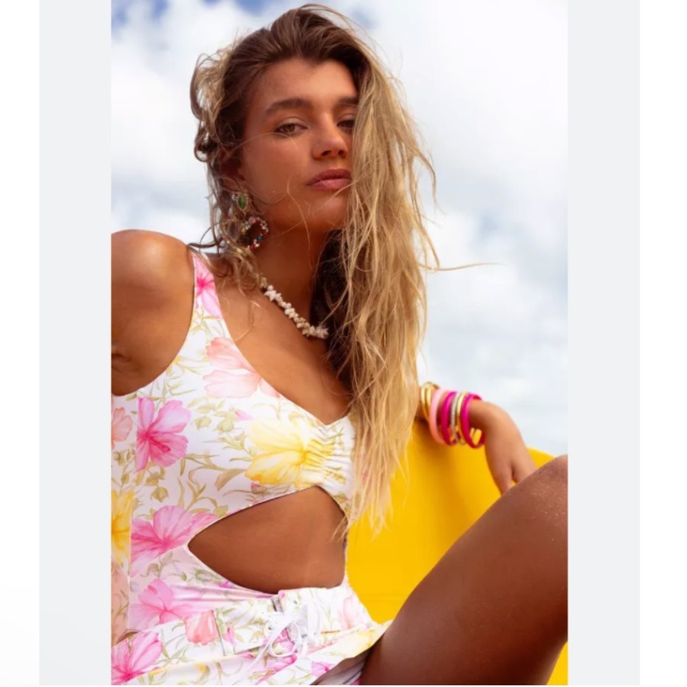 LOVESHACKFANCY X HURLEY - HIBISCUS CHEEKY ONE PIECE size M